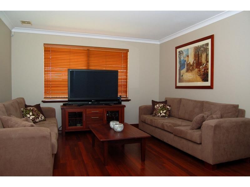 95 The Crest, Woodvale WA 6026