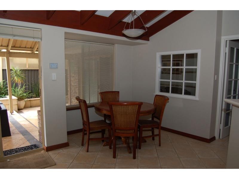 95 The Crest, Woodvale WA 6026