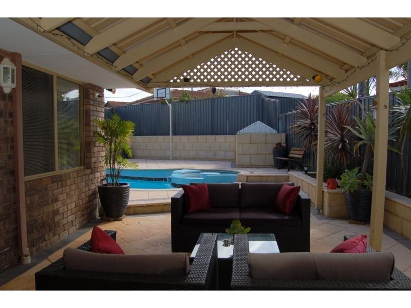 95 The Crest, Woodvale WA 6026