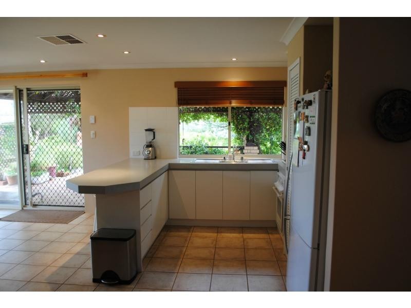 10 Saracen Way, Marangaroo WA 6064