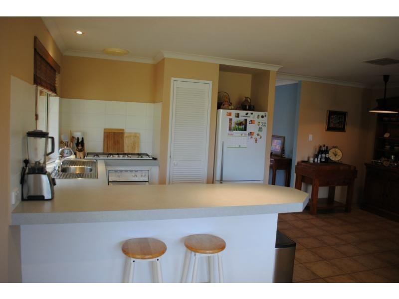 10 Saracen Way, Marangaroo WA 6064