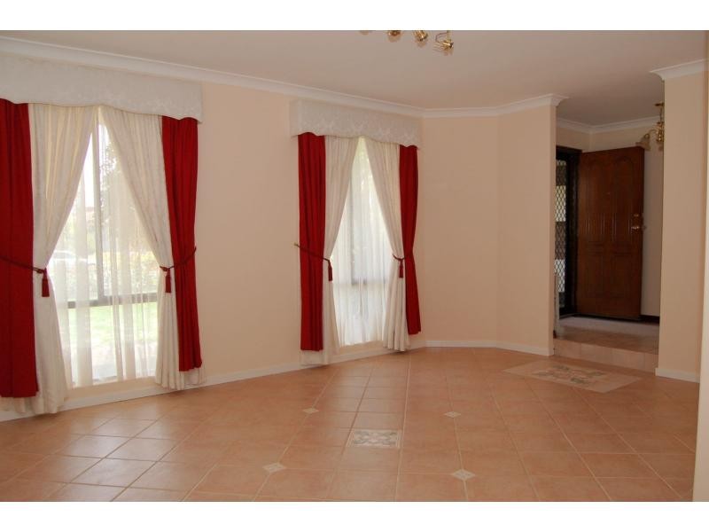 3 Hawk Court, High Wycombe WA 6057