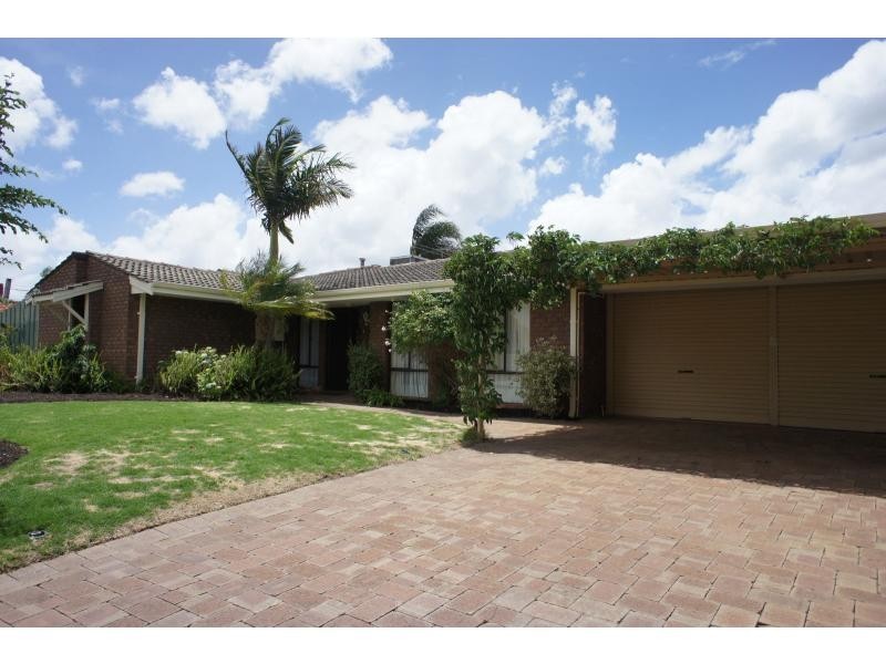 3 Hawk Court, High Wycombe WA 6057