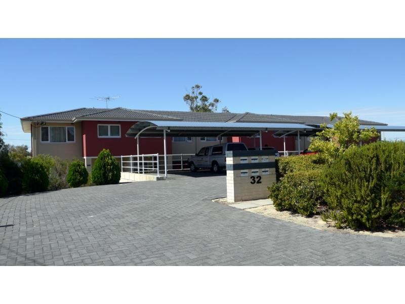 4/32 Pointer Way, Girrawheen WA 6064