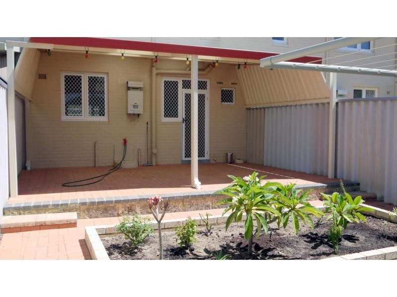 4/32 Pointer Way, Girrawheen WA 6064