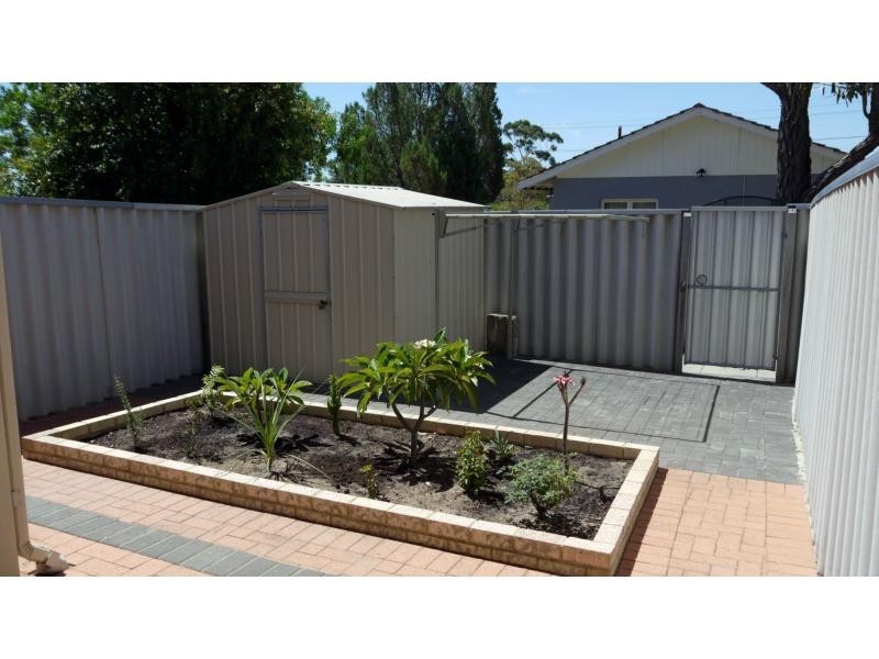 4/32 Pointer Way, Girrawheen WA 6064