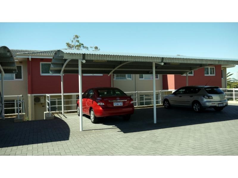 4/32 Pointer Way, Girrawheen WA 6064