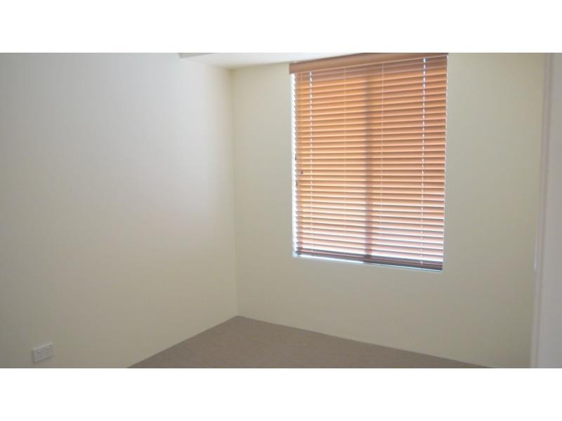 2/144 Kinross Drive, Kinross WA 6028