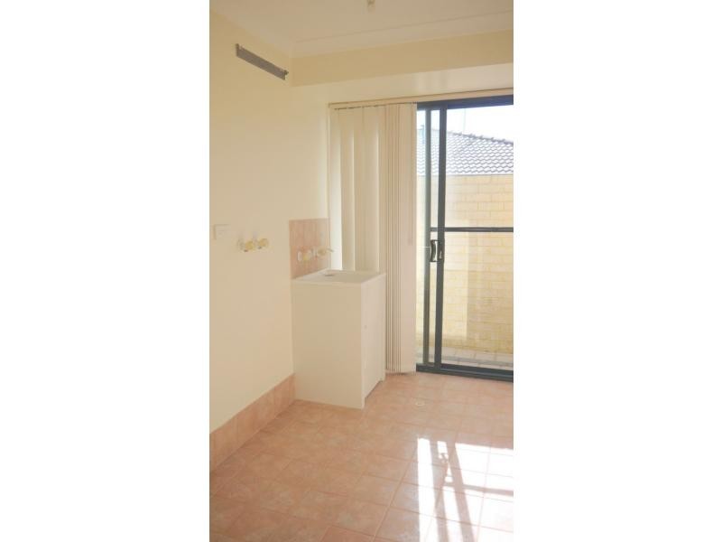 2/144 Kinross Drive, Kinross WA 6028