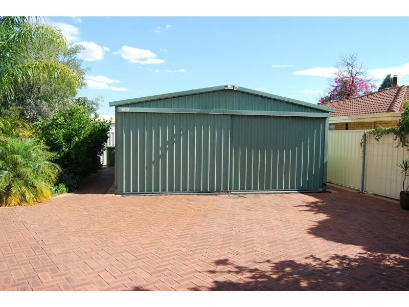 14 Jabiru Close, Huntingdale WA 6110