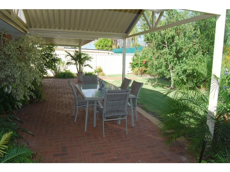 14 Jabiru Close, Huntingdale WA 6110