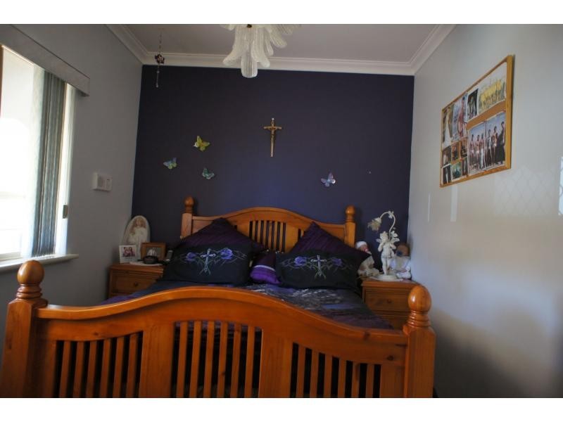 94 Hellfire Drive, Darch WA 6065