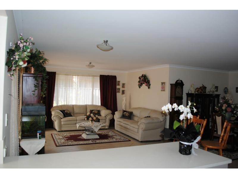 55 Houghton Drive, Carramar WA 6031