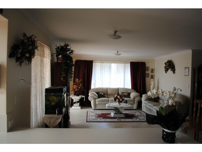 55 Houghton Drive, Carramar WA 6031