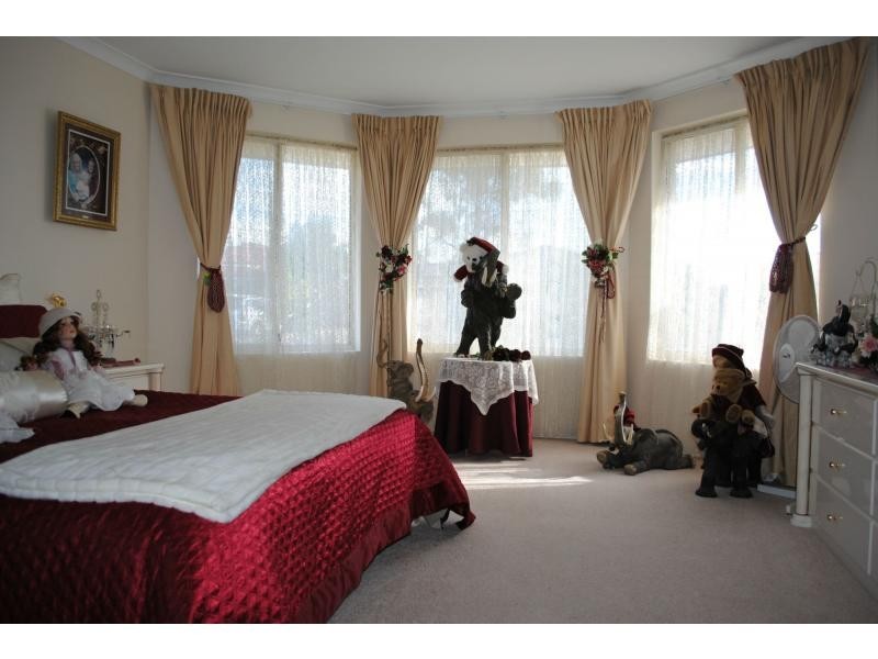 55 Houghton Drive, Carramar WA 6031