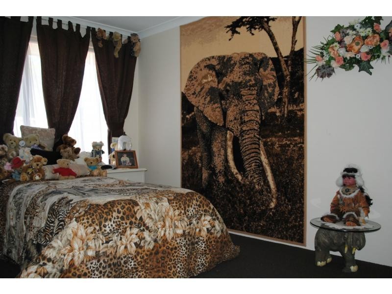 55 Houghton Drive, Carramar WA 6031