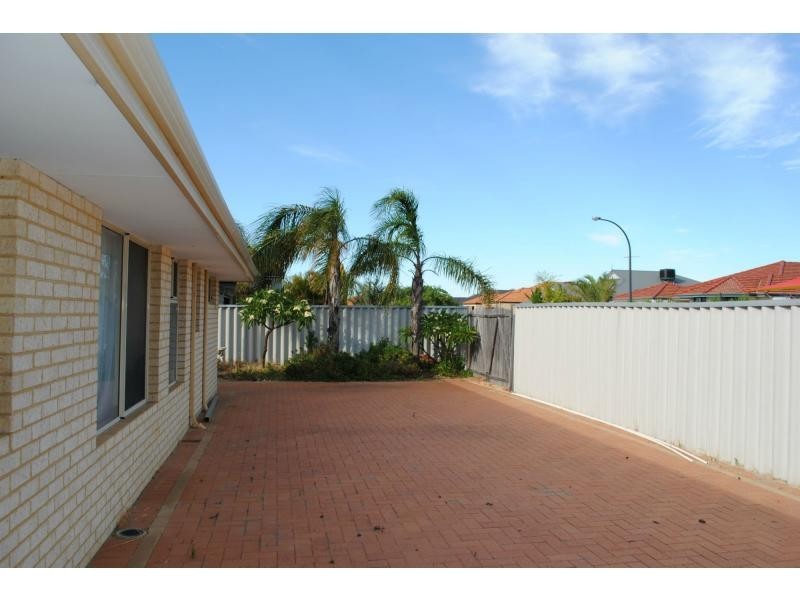 55 Houghton Drive, Carramar WA 6031