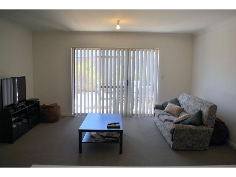4 Viognier Link, Pearsall WA 6065