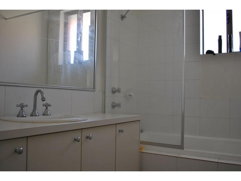 4 Viognier Link, Pearsall WA 6065