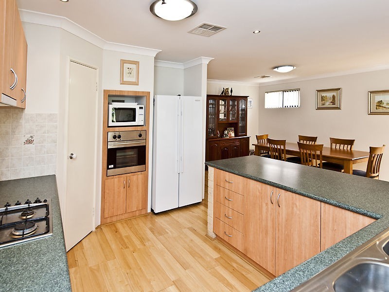 10 Homestead Place, Beechboro WA 6063