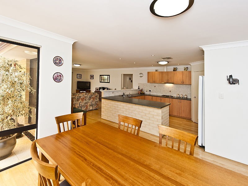 10 Homestead Place, Beechboro WA 6063