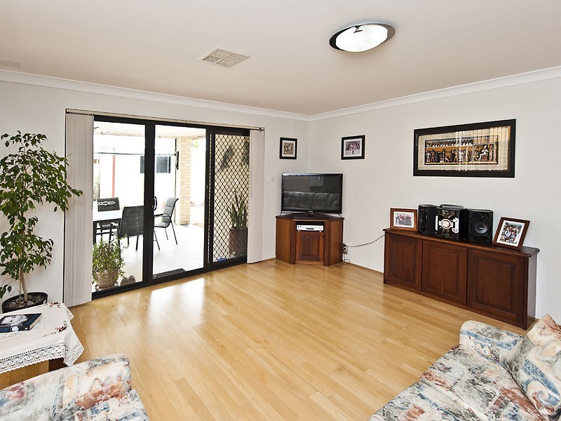 10 Homestead Place, Beechboro WA 6063