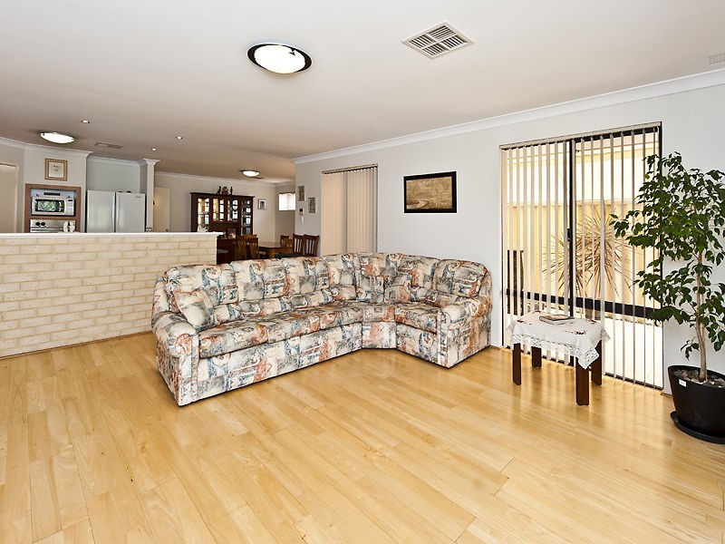 10 Homestead Place, Beechboro WA 6063