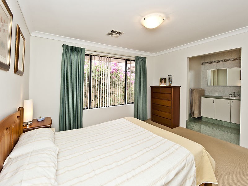 10 Homestead Place, Beechboro WA 6063