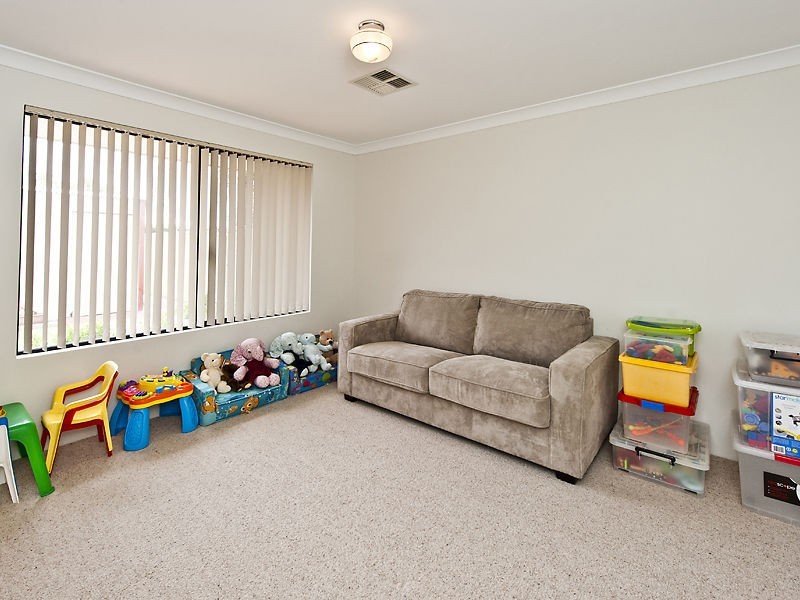 10 Homestead Place, Beechboro WA 6063