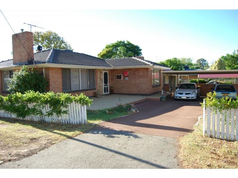 73 River Road, Kelmscott WA 6111