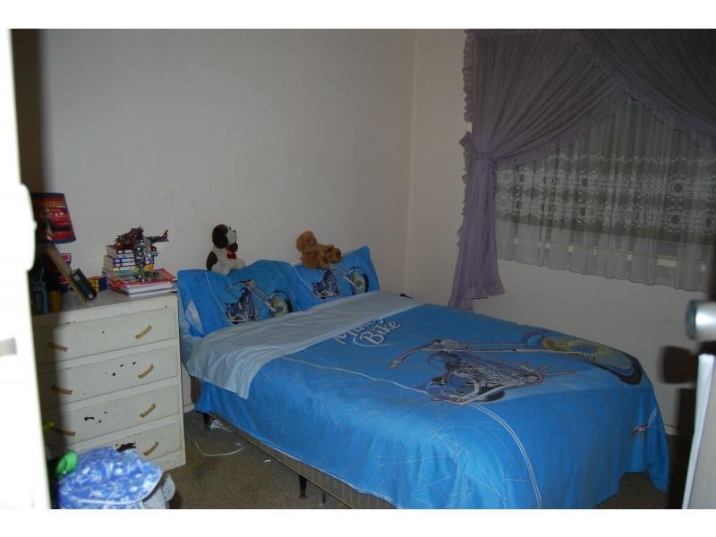 73 River Road, Kelmscott WA 6111