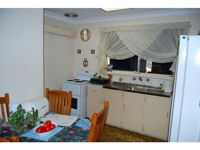 73 River Road, Kelmscott WA 6111