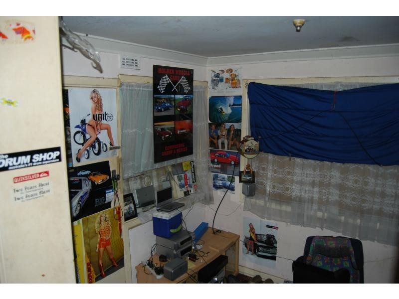 73 River Road, Kelmscott WA 6111