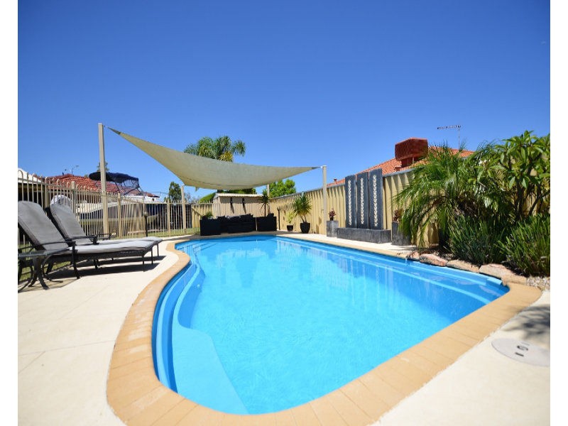 25 Denfield Rise, Carramar WA 6031