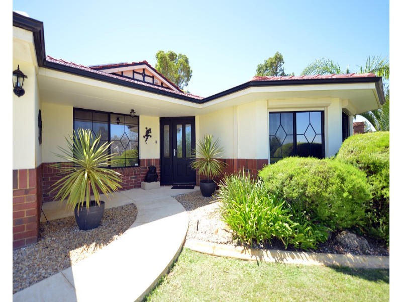 25 Denfield Rise, Carramar WA 6031