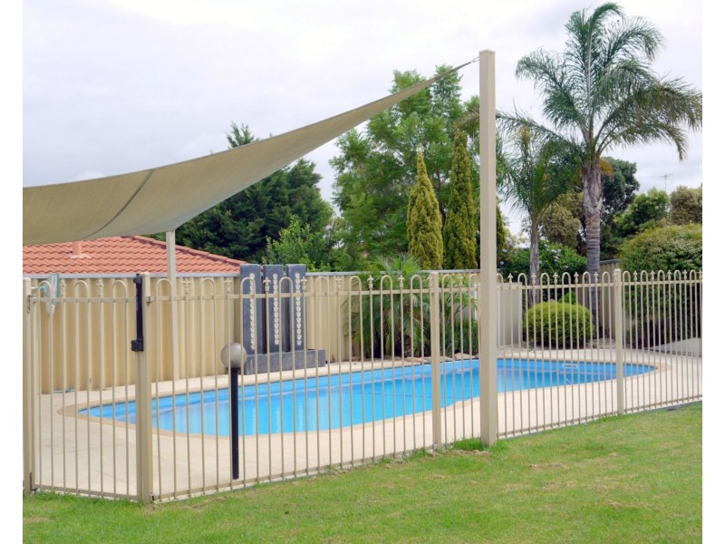 25 Denfield Rise, Carramar WA 6031