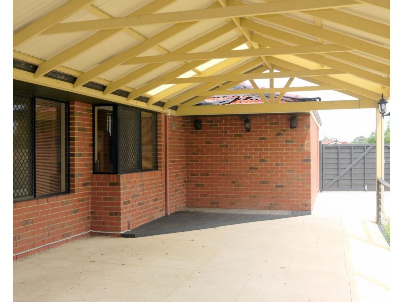 25 Denfield Rise, Carramar WA 6031