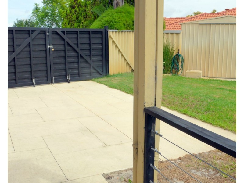 25 Denfield Rise, Carramar WA 6031