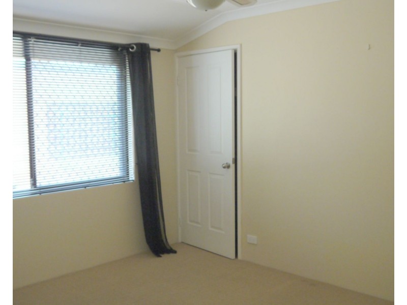 25 Denfield Rise, Carramar WA 6031