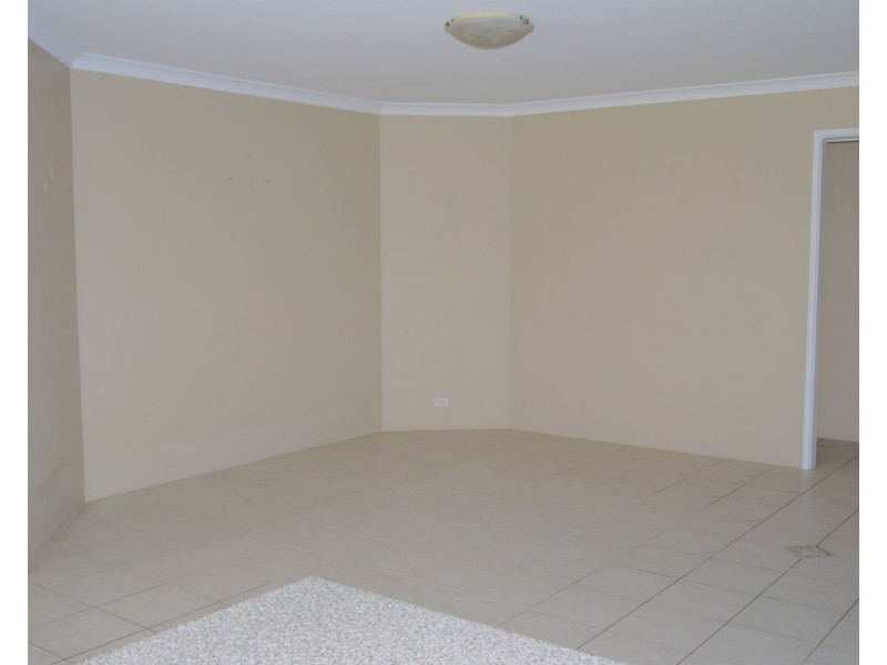 25 Denfield Rise, Carramar WA 6031