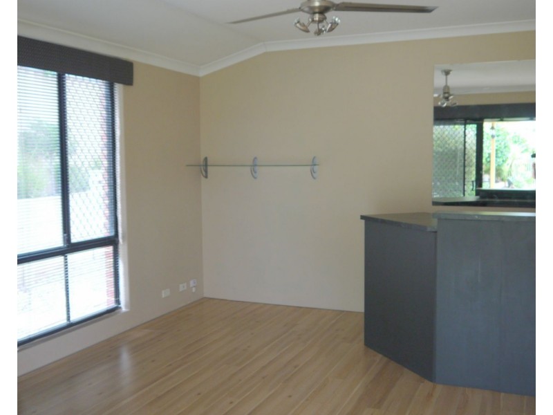 25 Denfield Rise, Carramar WA 6031