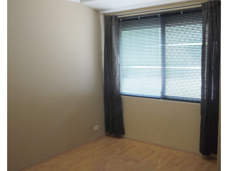 25 Denfield Rise, Carramar WA 6031