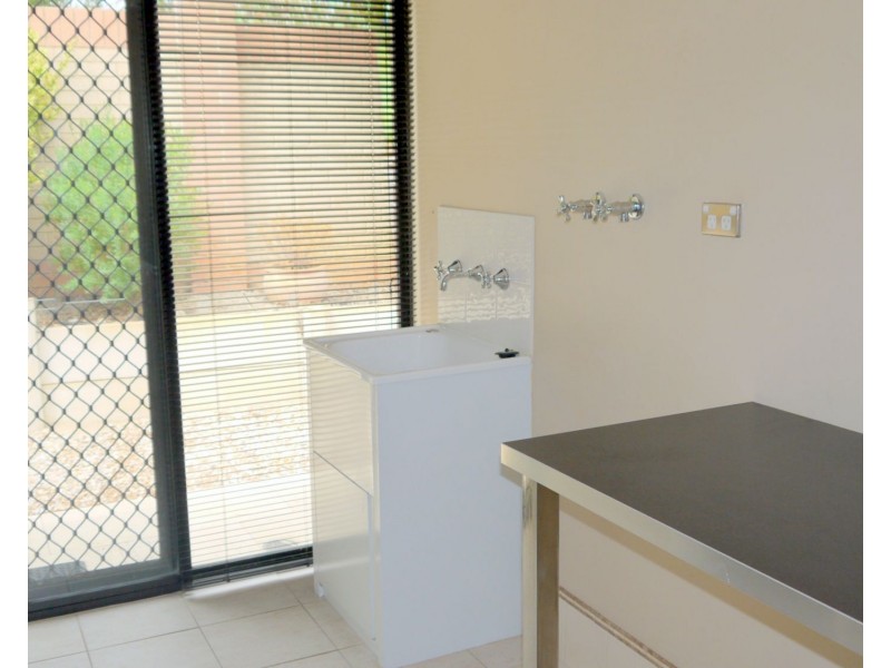 25 Denfield Rise, Carramar WA 6031