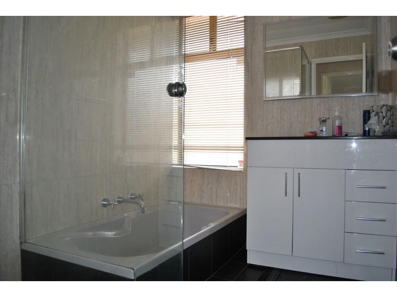 29 Beeston Crescent, Marangaroo WA 6064