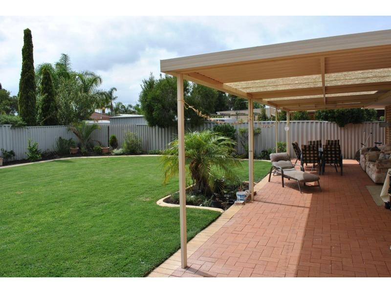 29 Beeston Crescent, Marangaroo WA 6064