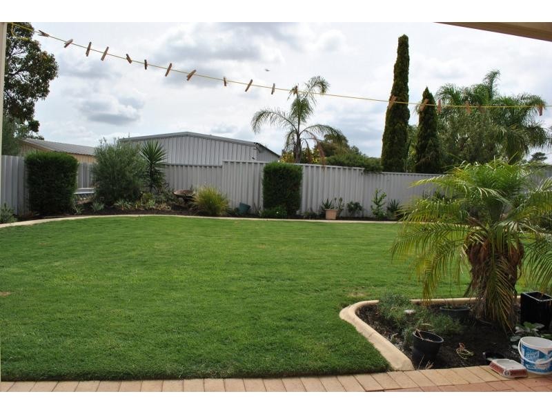 29 Beeston Crescent, Marangaroo WA 6064