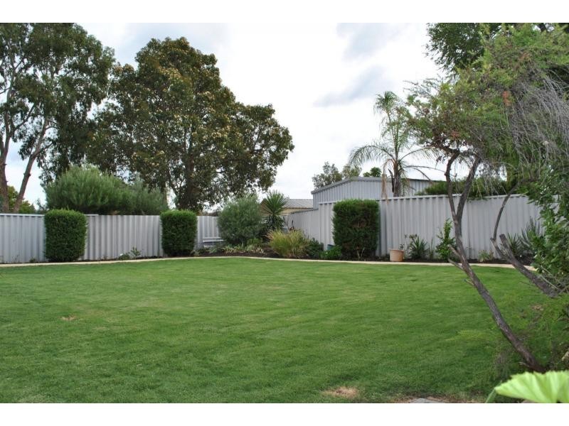 29 Beeston Crescent, Marangaroo WA 6064