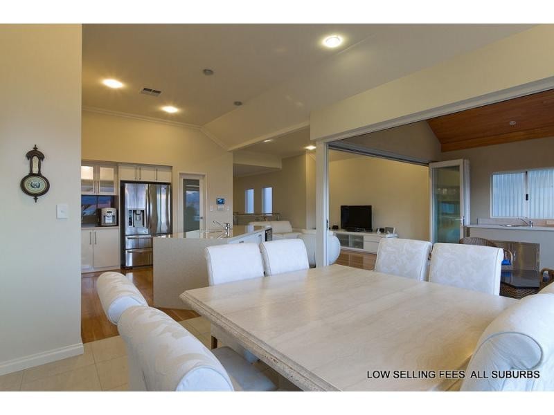 21 Quayside Mews, Hillarys WA 6025