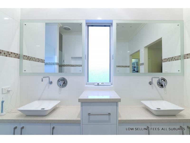 21 Quayside Mews, Hillarys WA 6025