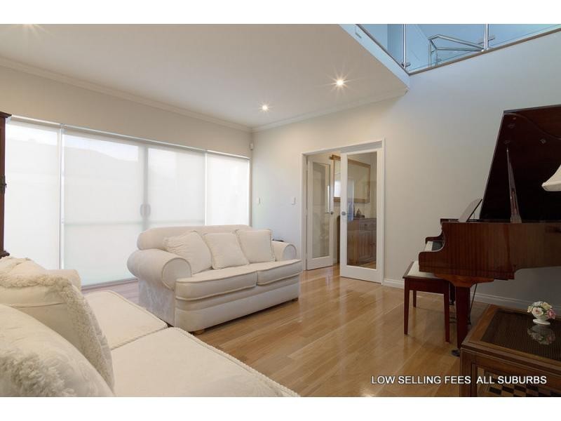 21 Quayside Mews, Hillarys WA 6025